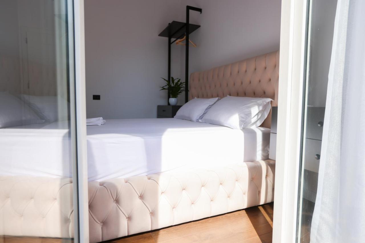 "Middlenest" Central Apartment Tirana Buitenkant foto