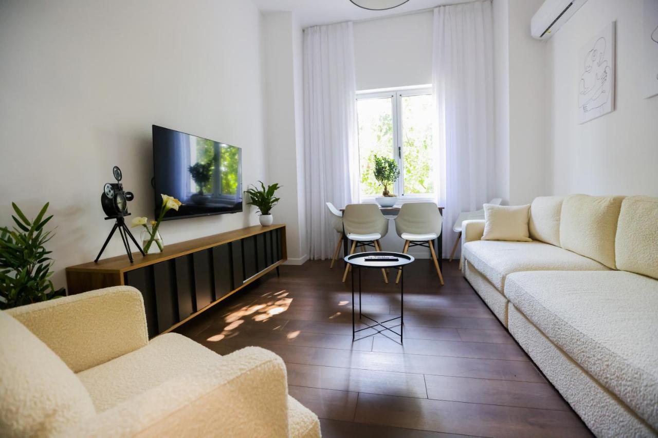 "Middlenest" Central Apartment Tirana Buitenkant foto